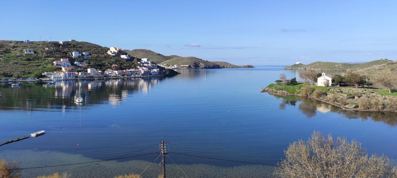 Amazing 2 Bedroom Apartment Overlooking The Marina Of Vourkari Exterior foto